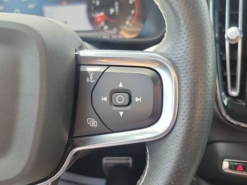 Used 2021 Volvo XC40 T5 R-Design w/ Advanced Package AWD/4WD image 26