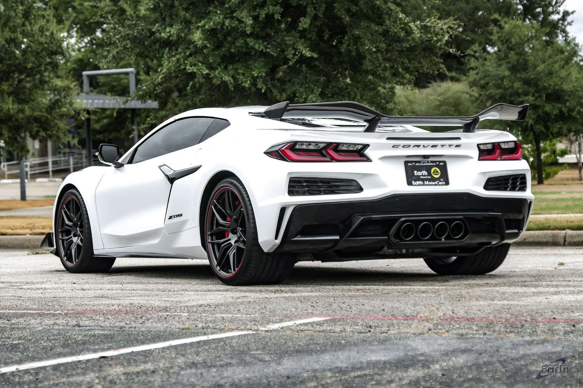 Used 2024 Chevrolet Corvette Z06 w/ Z07 Performance Package RWD image 13
