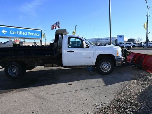 Used 2014 Chevrolet Silverado 3500 W/T w/ Snow Plow Prep Package image 3