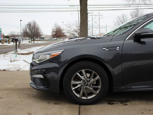 Used 2019 Kia Optima LX image 41