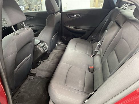 Used 2018 Chevrolet Malibu LT image 25