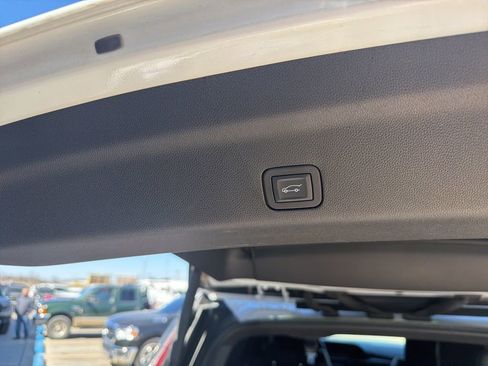 Used 2024 Cadillac Escalade V w/ LPO, ONYX Package image 22