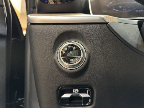 Used 2024 Mercedes-Benz C 300 Sedan image 18