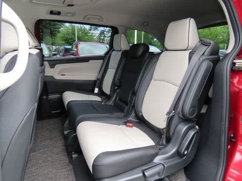 Certified 2026 Honda Odyssey Elite image 14