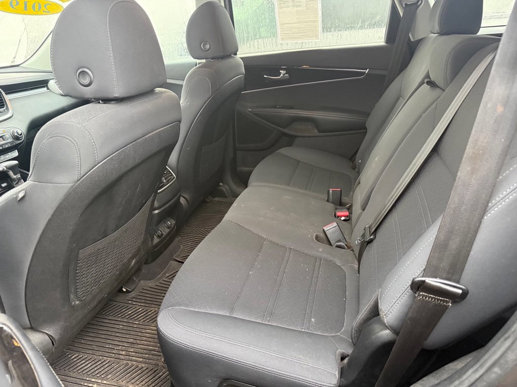 Used 2019 Kia Sorento S FWD image 12