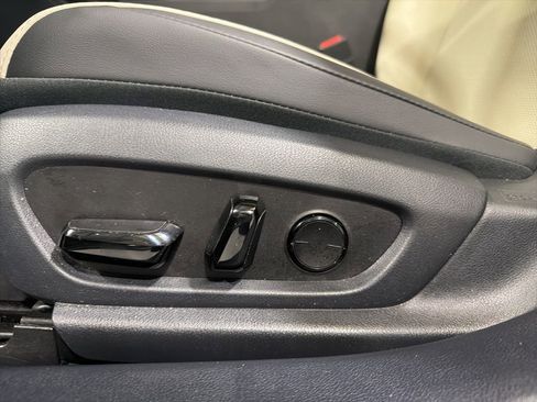 Used 2024 Lexus ES 350 w/ Premium Package image 26