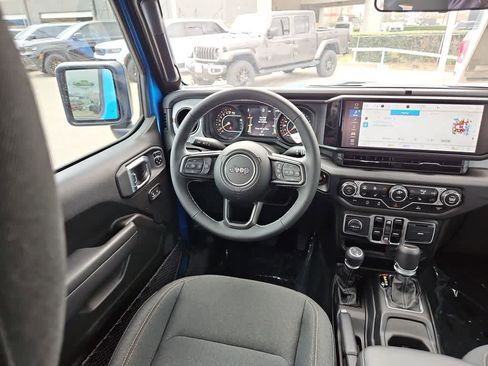 New 2025 Jeep Gladiator Sport AWD/4WD image 15
