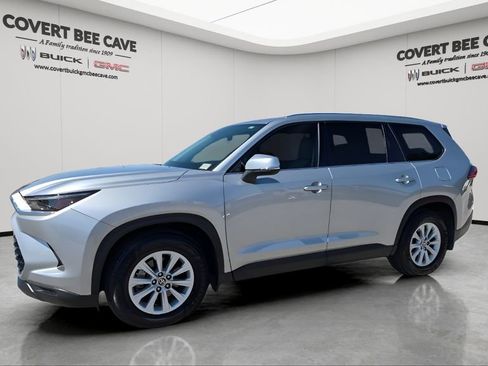 Used 2024 Toyota Grand Highlander XLE image 4