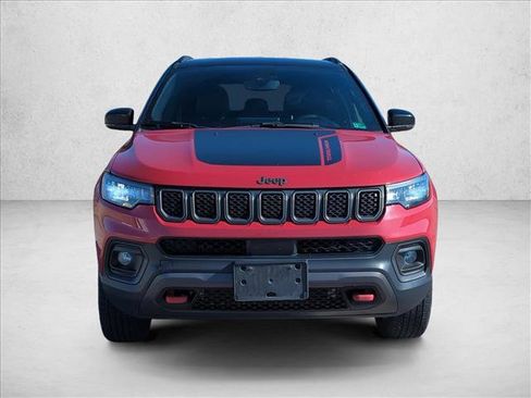 Used 2023 Jeep Compass Trailhawk image 2