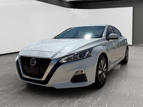 Used 2021 Nissan Altima 2.5 SV FWD image 1