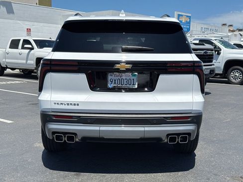 Used 2025 Chevrolet Traverse LT w/ Enhanced Driving Package FWD image 12