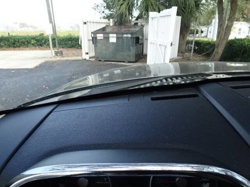Used 2010 Ford Explorer XLT image 37