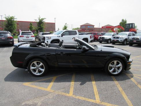 Used 2008 Ford Mustang GT RWD image 17