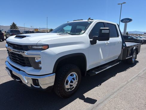 Used 2024 Chevrolet Silverado 3500 LT w/ Convenience Package AWD/4WD image 1