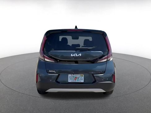 Used 2025 Kia Soul LX w/ LX Technology Package FWD image 12