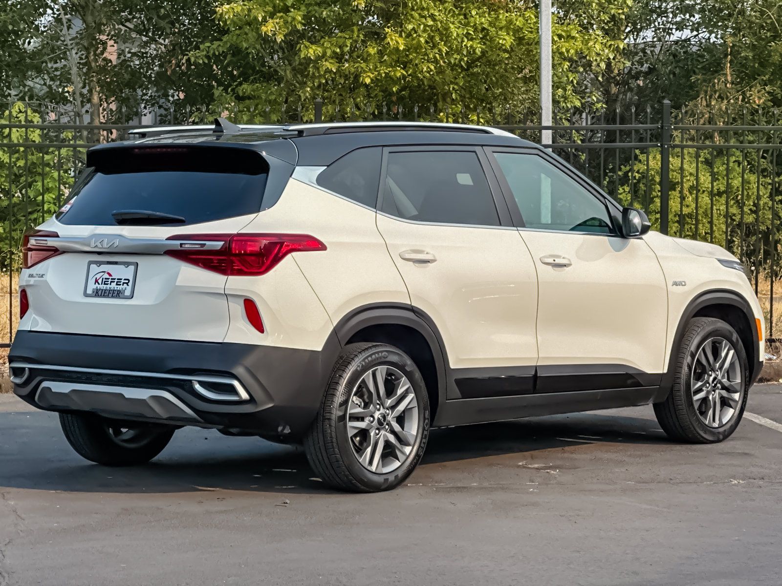 Used 2023 Kia Seltos S AWD/4WD image 3