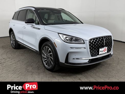 Used 2025 Lincoln Corsair Reserve image 1