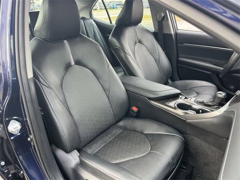 Used 2022 Toyota Camry XSE image 30