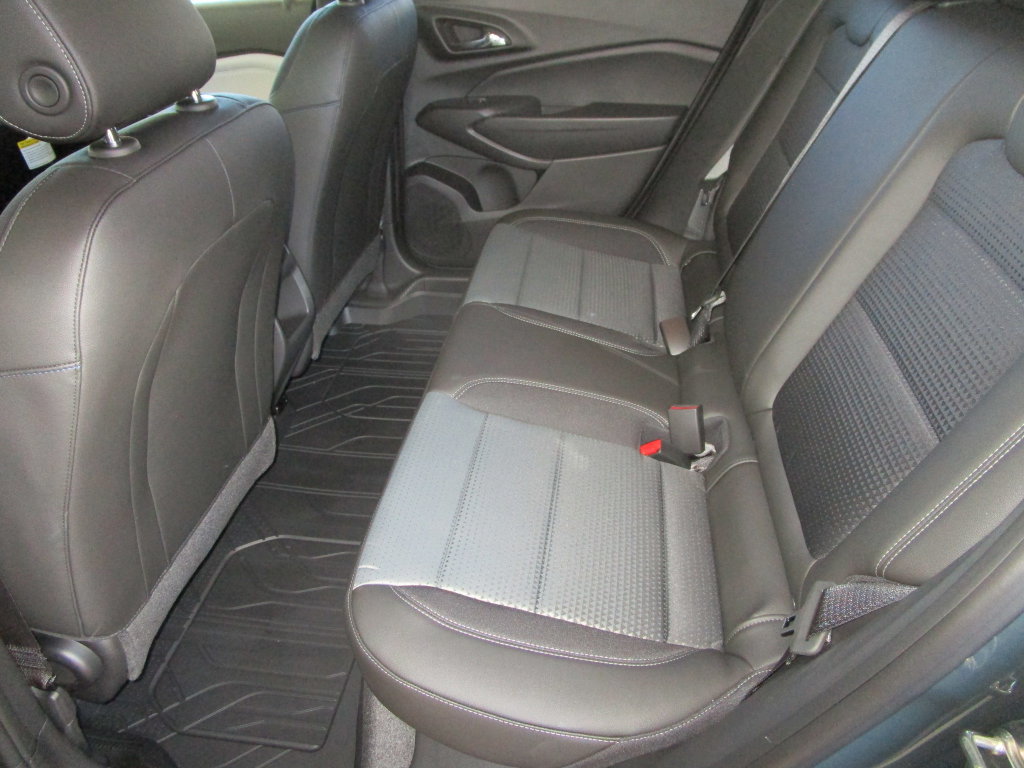 New 2026 Chevrolet Trax LT w/ LT Convenience Package FWD image 17