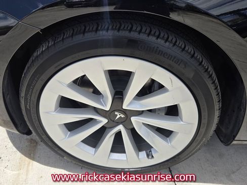 Used 2023 Tesla Model 3 Standard Range image 10