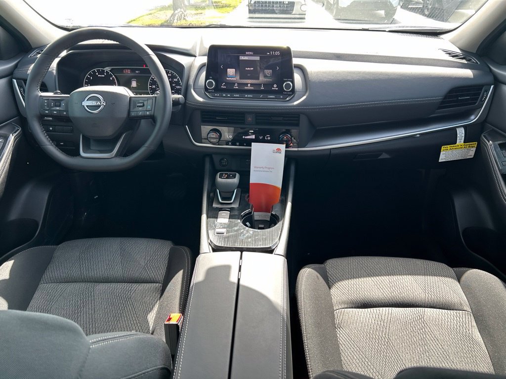 Used 2026 Nissan Rogue SV FWD image 11