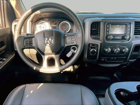 Used 2019 RAM 1500 Tradesman w/ Chrome Appearance Group RWD image 6