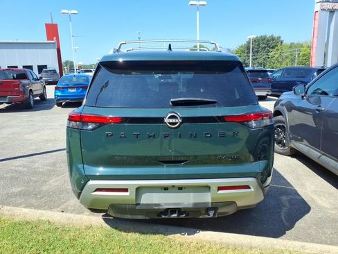 Certified 2025 Nissan Pathfinder Platinum w/ Black Appearance Package AWD/4WD image 3