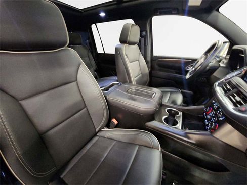 Certified 2024 Chevrolet Suburban Premier w/ Premium Package image 26