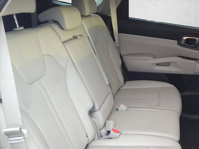 Used 2024 Kia Sorento S FWD image 25