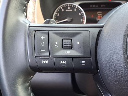 Used 2025 Nissan Pathfinder SV AWD/4WD image 25