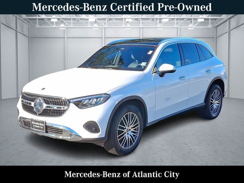 Certified 2025 Mercedes-Benz GLC 300 4MATIC SUV image 3