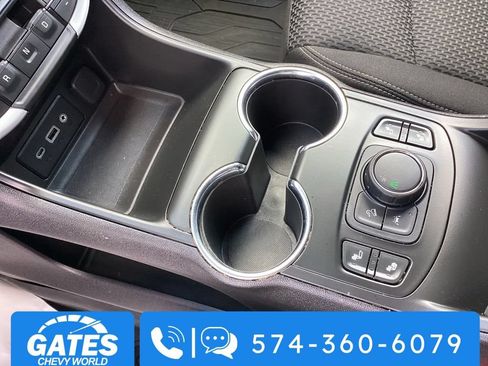 Used 2023 GMC Terrain SLE w/ Driver Convenience Package FWD image 32