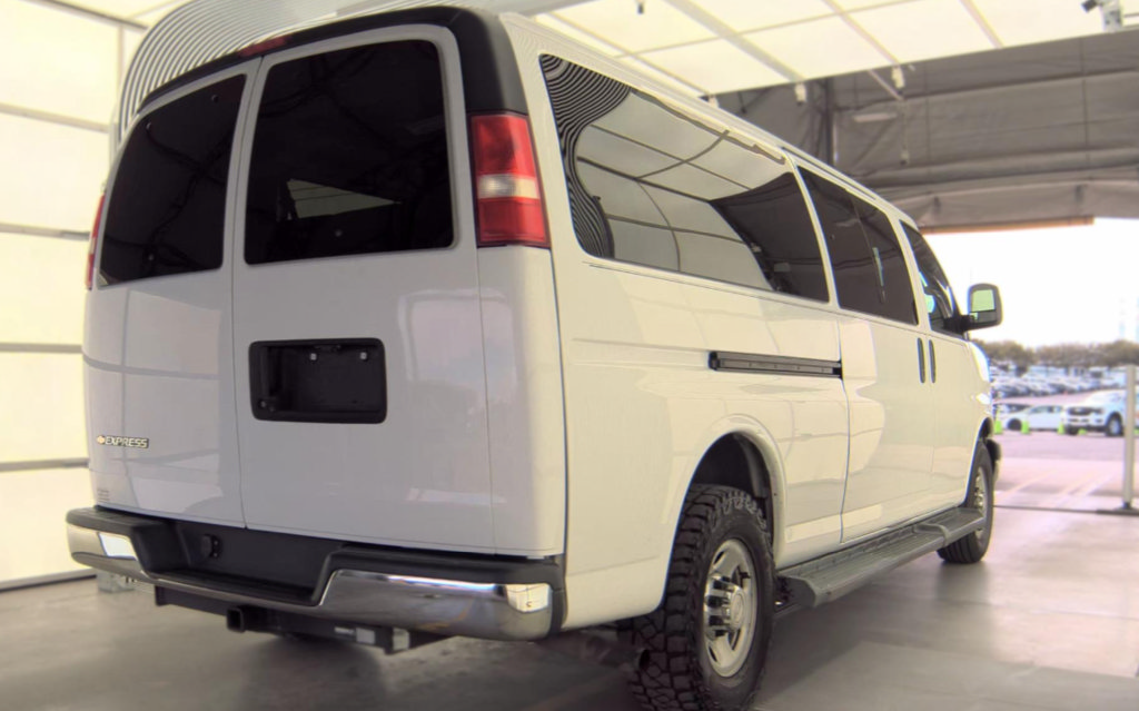 Used 2019 Chevrolet Express 3500 LT w/ LT Preferred Equipment Group RWD image 3