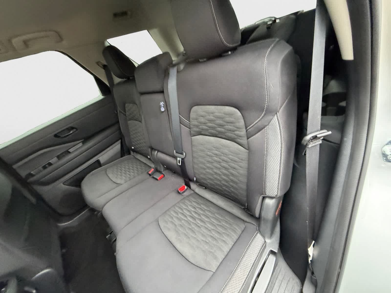 Used 2024 Nissan Pathfinder SV AWD/4WD image 18