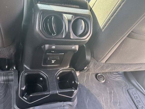Used 2018 Jeep Wrangler Unlimited Sahara w/ Cold Weather Group AWD/4WD image 21