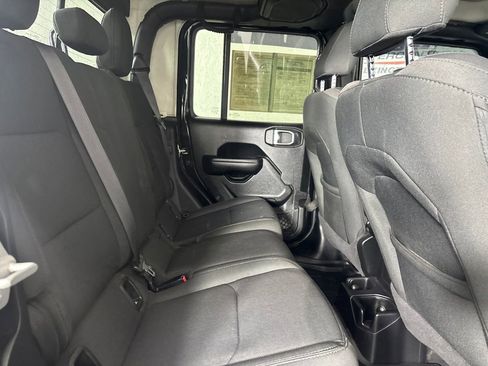 Used 2021 Jeep Gladiator Mojave AWD/4WD image 23