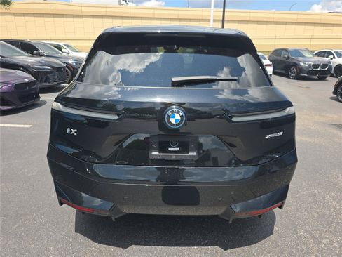 Used 2024 BMW iX xDrive50 w/ Premium Package AWD/4WD image 4