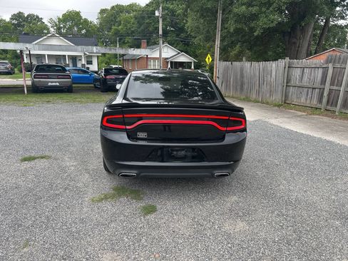 Used 2016 Dodge Charger SXT RWD image 5