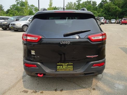 Used 2017 Jeep Cherokee Trailhawk w/ Cold Weather Group AWD/4WD image 7