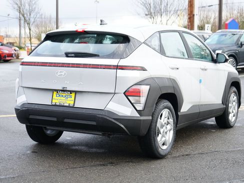 Used 2026 Hyundai Kona SE FWD image 6