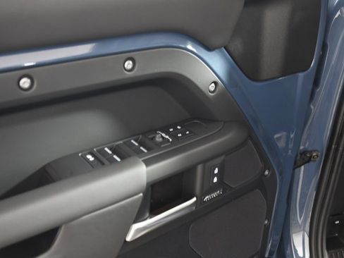 New 2026 Land Rover Defender 110 X-Dynamic SE AWD/4WD image 15