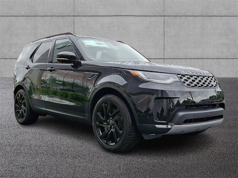New 2025 Land Rover Discovery S image 2