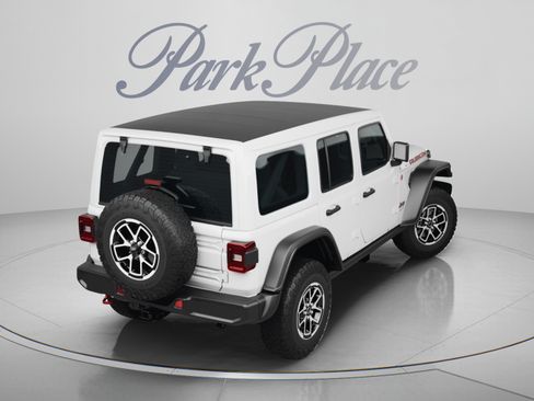 Used 2024 Jeep Wrangler Unlimited Rubicon AWD/4WD image 5