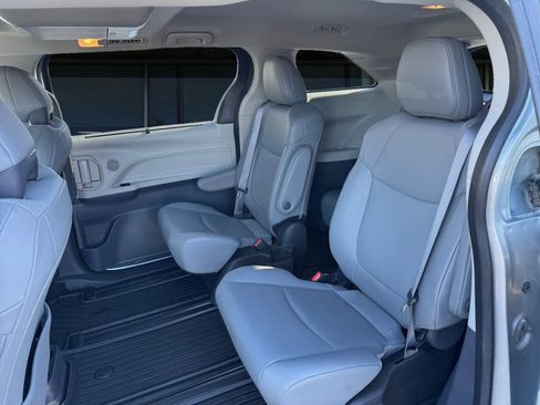 Used 2023 Toyota Sienna XLE image 16