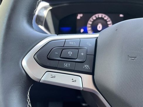 Used 2022 Volkswagen Taos SE w/ Driver Assistance Package image 24