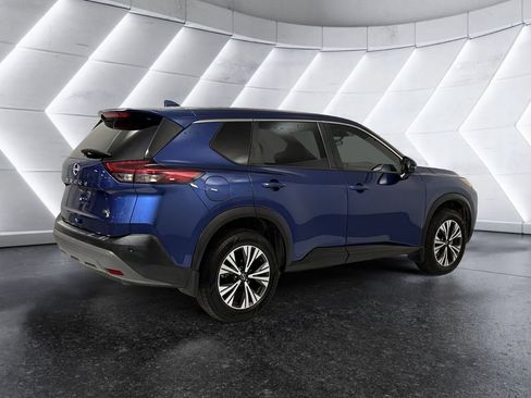 Used 2022 Nissan Rogue SV image 4