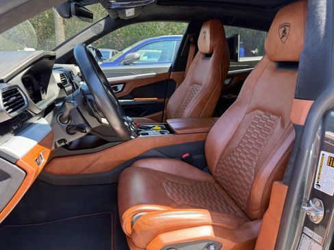 Used 2019 Lamborghini Urus AWD/4WD image 14