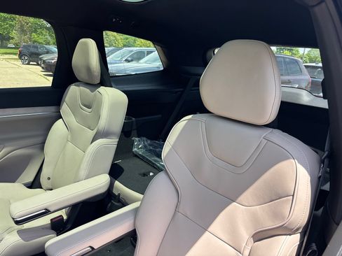 New 2026 Volvo EX90 Plus AWD/4WD image 24
