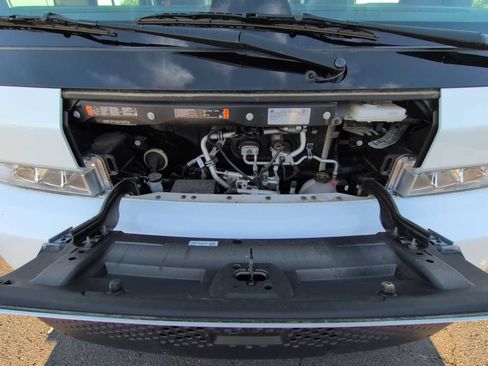 Used 2024 Chevrolet Brightdrop 400 w/ Commercial Equipment Package AWD/4WD image 15