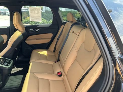 Used 2025 Volvo XC60 B5 Ultra w/ Protection Package Premier AWD/4WD image 27